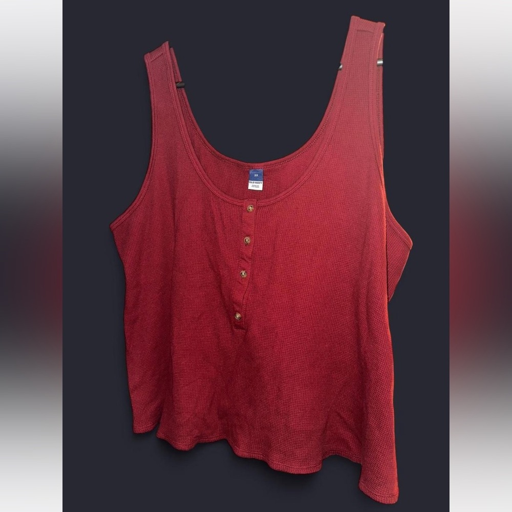 Red ribbed tank top with button down detail